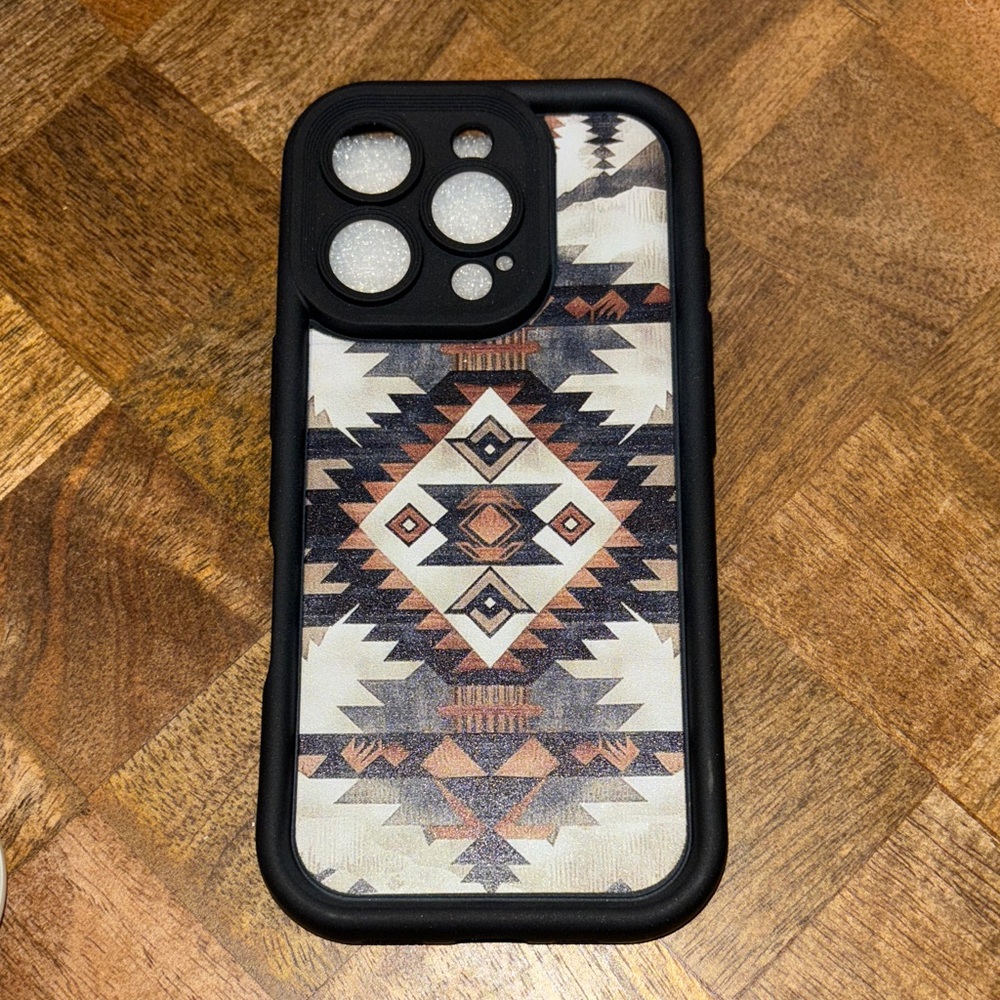 Geometric Pattern Phone Case - Black and Cream